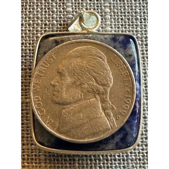 Sodalite square pendant in sterling silver with deep blue color - Picture 6 of 6